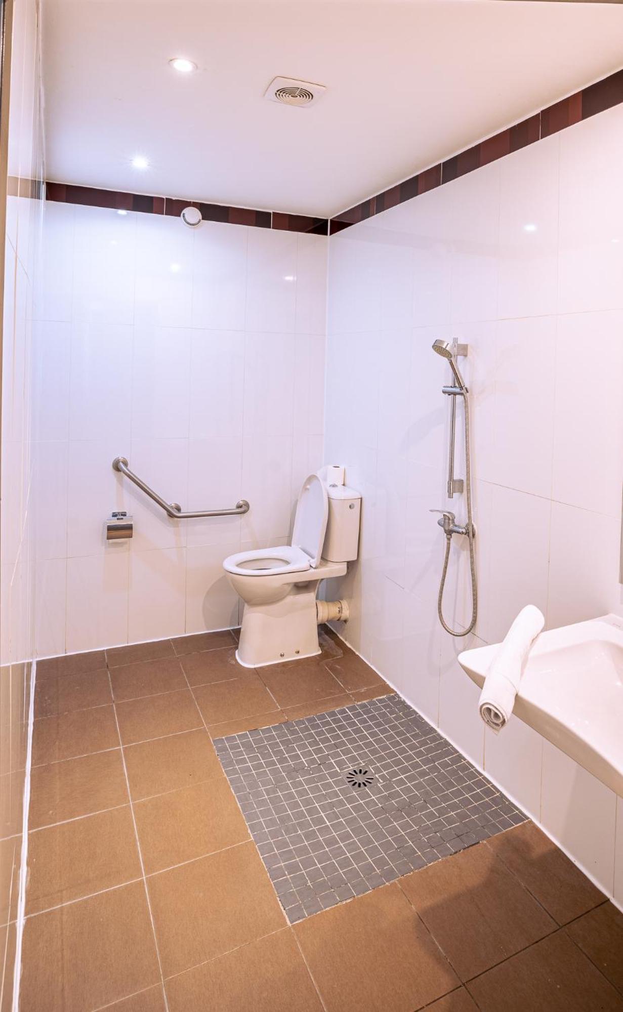 Aix Europe Hotel 4*